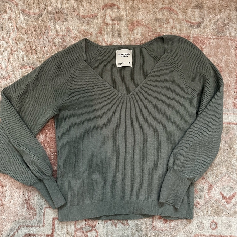 Abercrombie vneck sweater